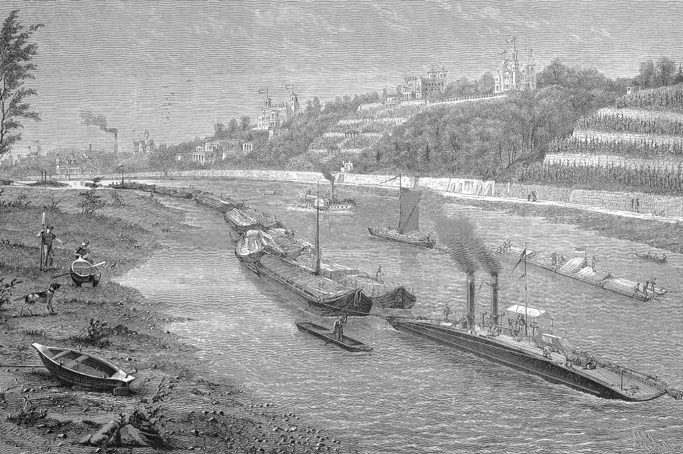 historisches Bild mit Kettenschiffen auf der Elbe