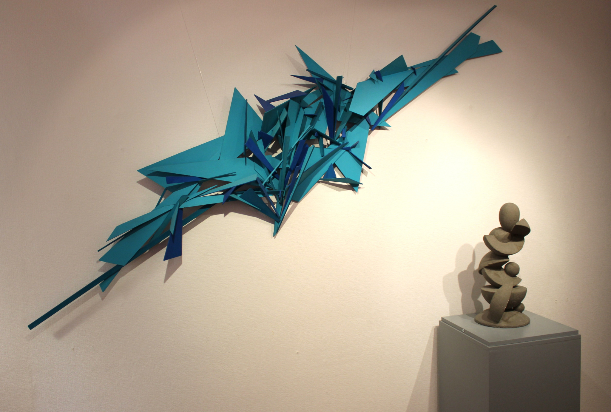 Ausstellungsansicht mit den Werken 