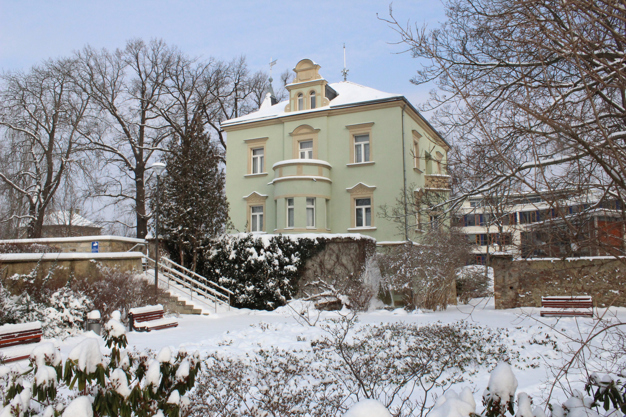 Karrasburg Außenansicht im Winter
